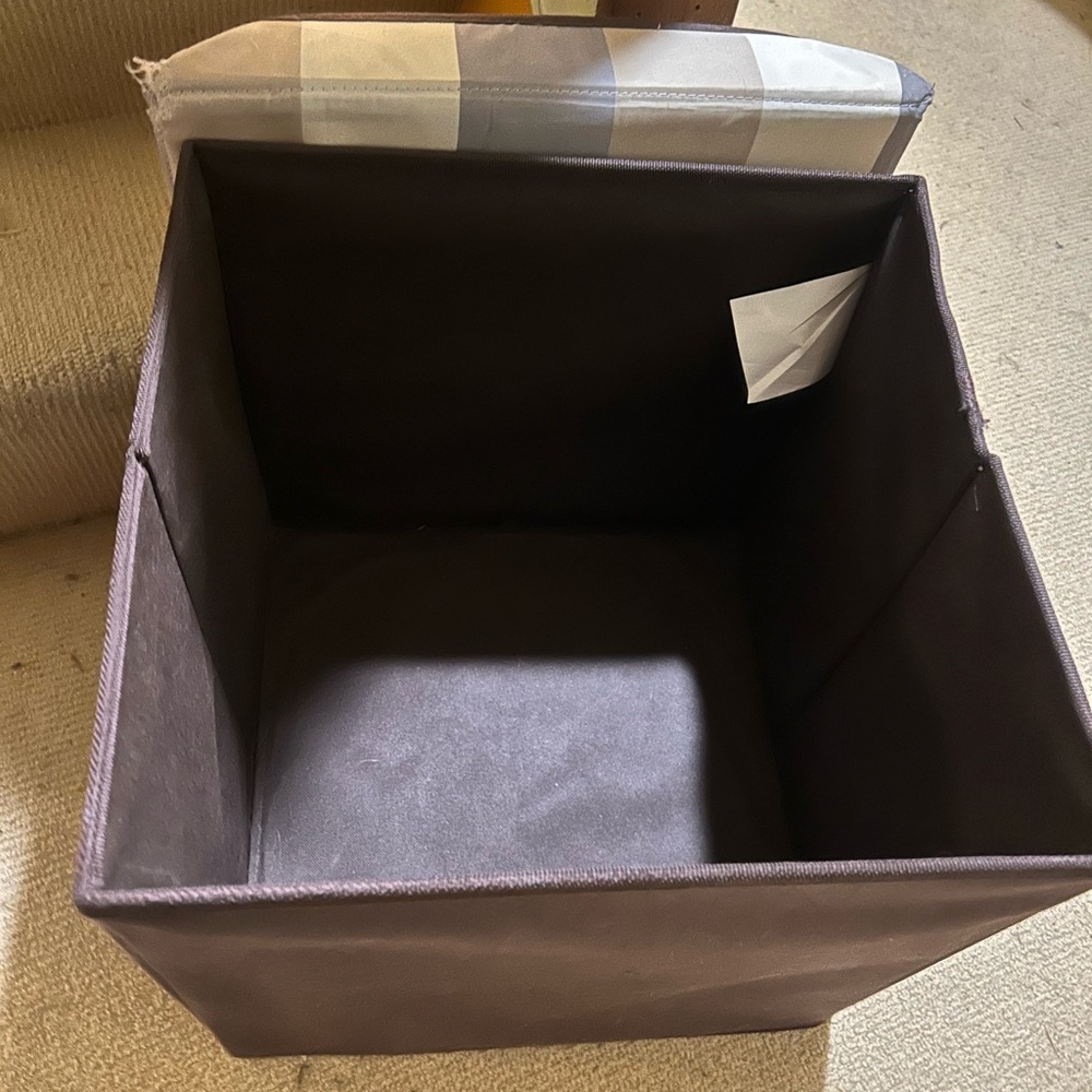 Striped storage cube - Picture 2 of 3